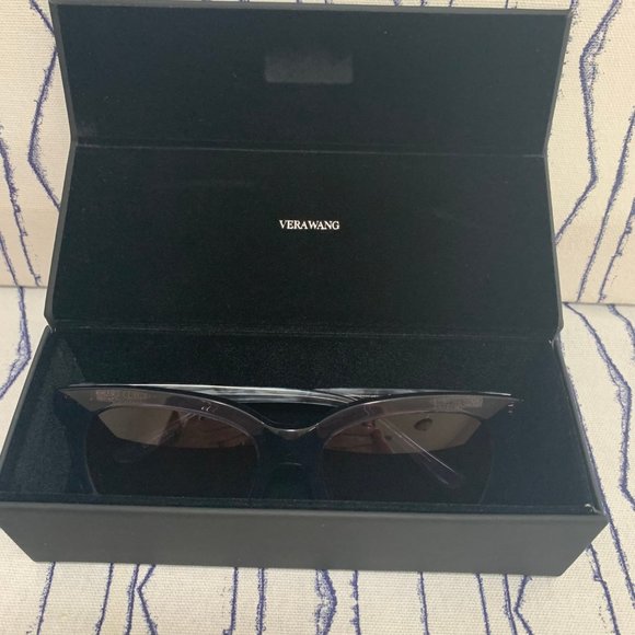 NIB- VERA WANG Cat Eye Sunglasses - Dove/Grey - Picture 9 of 11